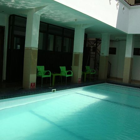 Gloria Amanda Hotel Yogyakarta Exterior photo