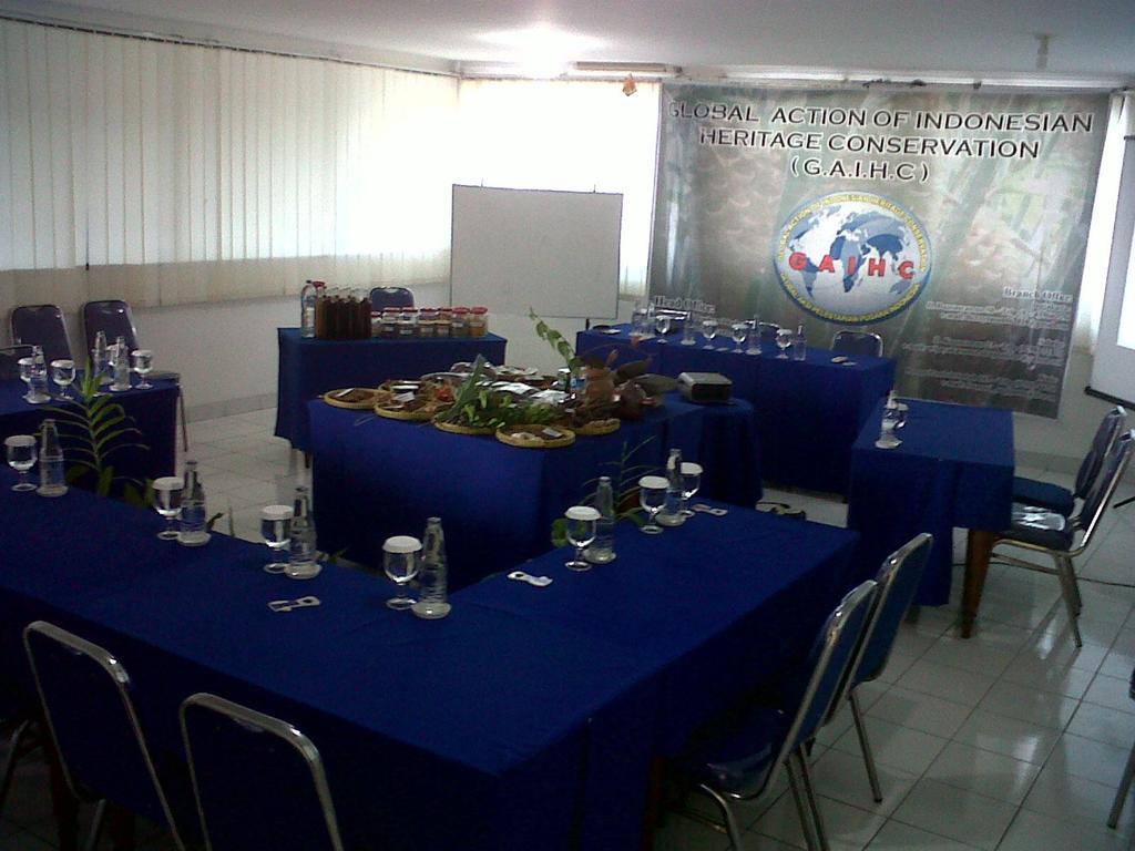 Gloria Amanda Hotel Yogyakarta Exterior photo