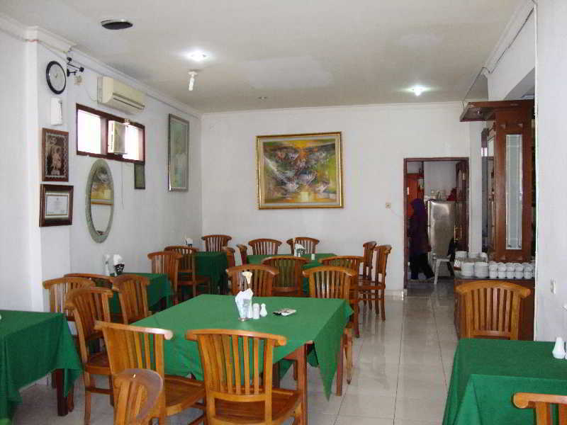 Gloria Amanda Hotel Yogyakarta Exterior photo