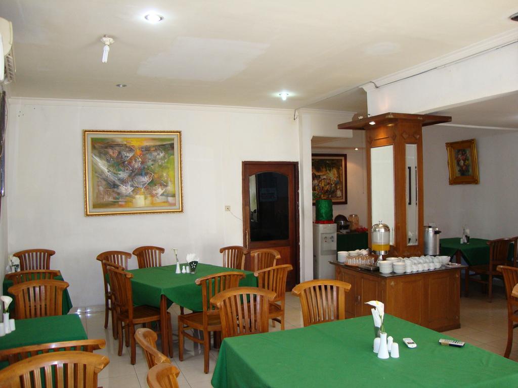 Gloria Amanda Hotel Yogyakarta Exterior photo