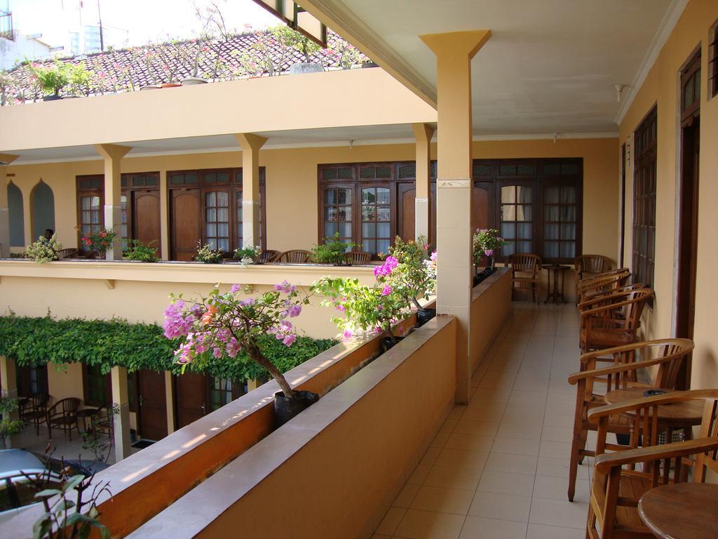 Gloria Amanda Hotel Yogyakarta Exterior photo