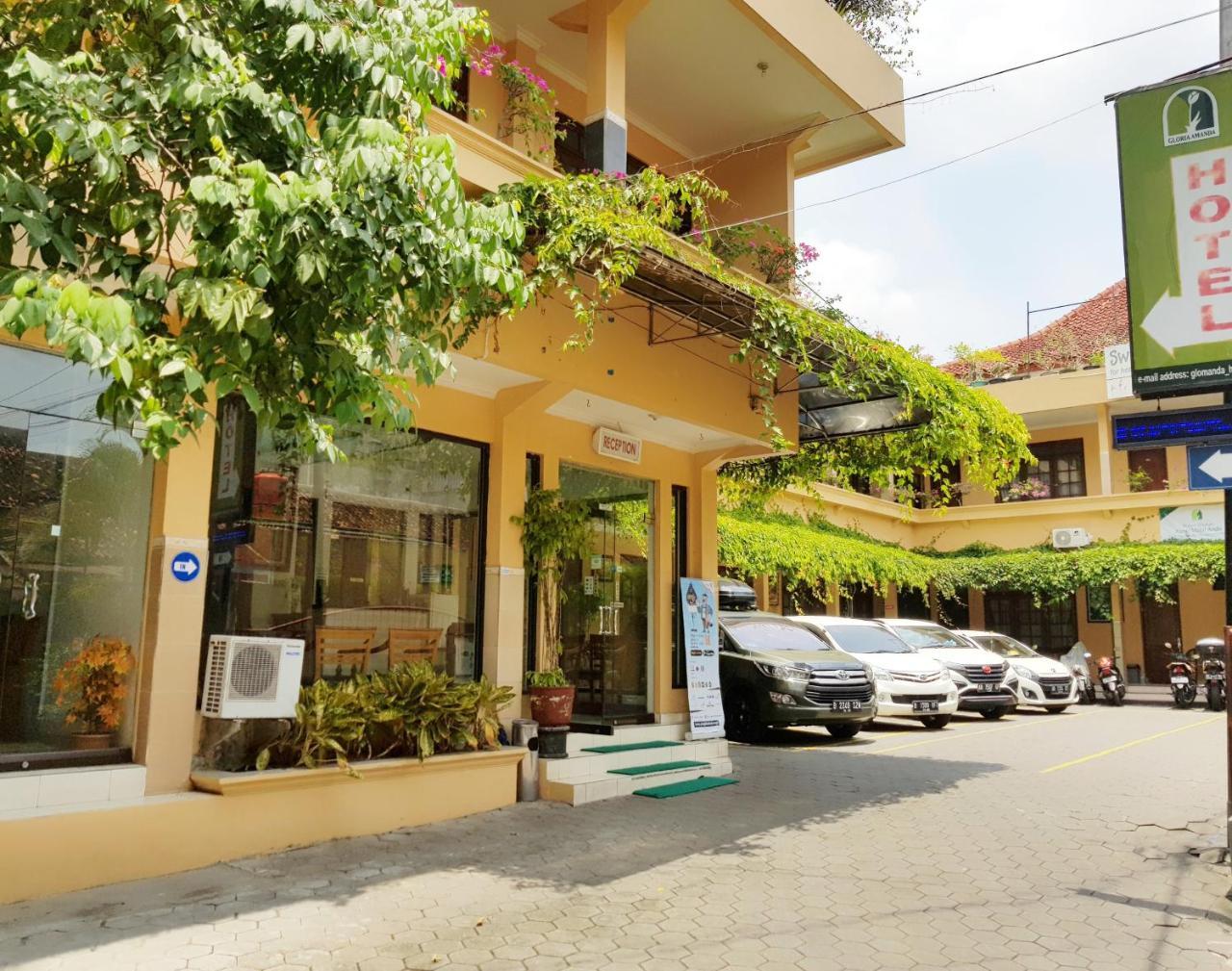 Gloria Amanda Hotel Yogyakarta Exterior photo