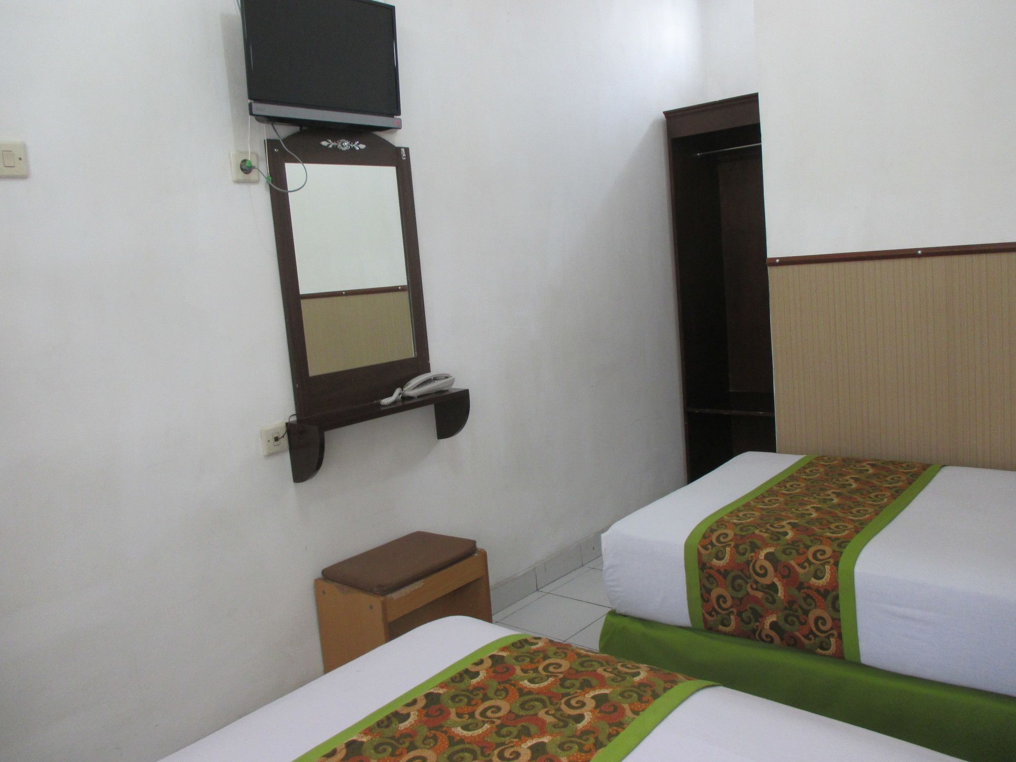 Gloria Amanda Hotel Yogyakarta Exterior photo