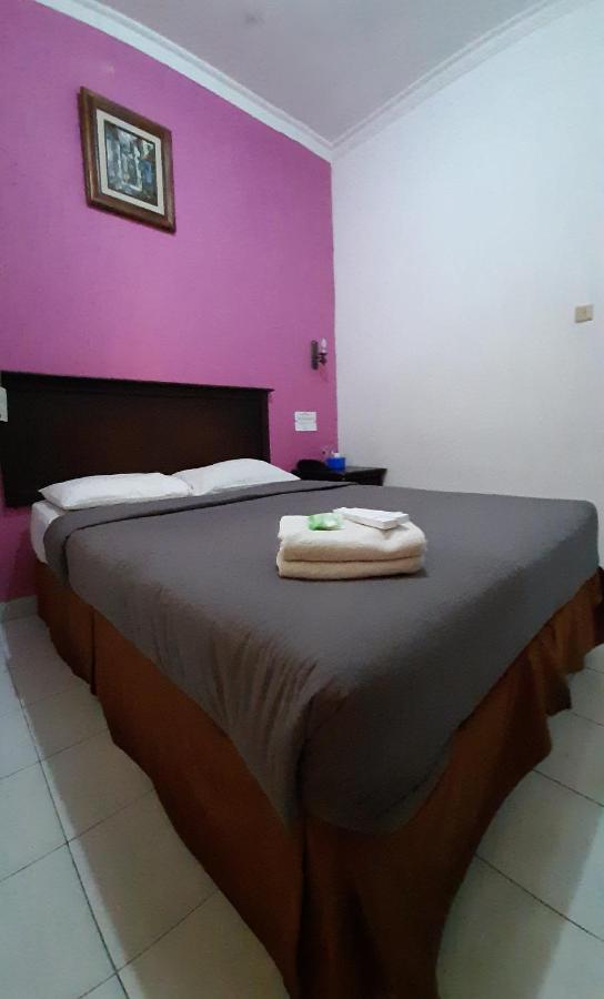 Gloria Amanda Hotel Yogyakarta Exterior photo