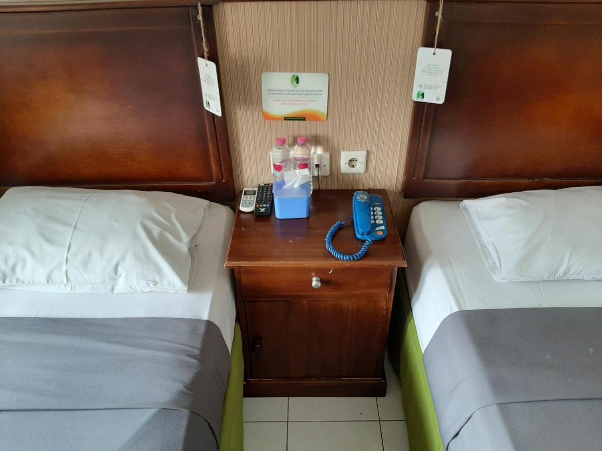Gloria Amanda Hotel Yogyakarta Exterior photo
